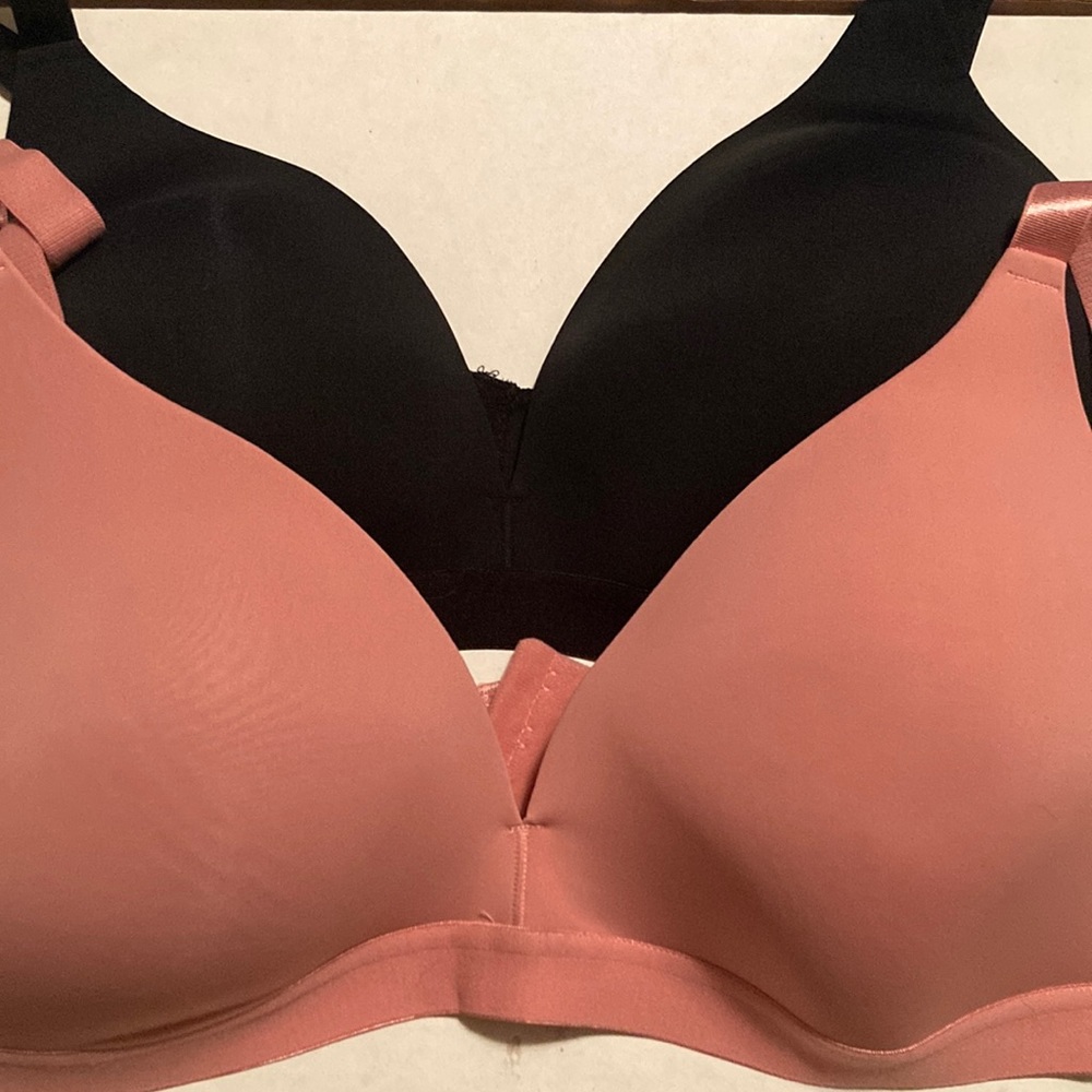 Strm Line pink and black wireless bra set